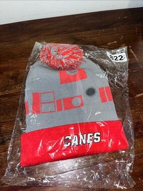New Bag Carolina Hurricanes Star Wars NHL beanie pom ski snowboard knit cap hat